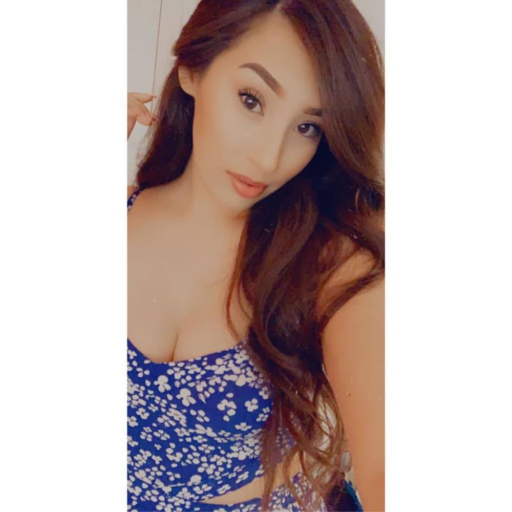 Meet your Posher, Cinthia